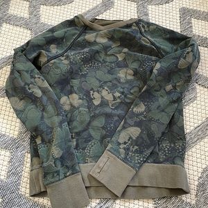 Lululemon sweatshirt